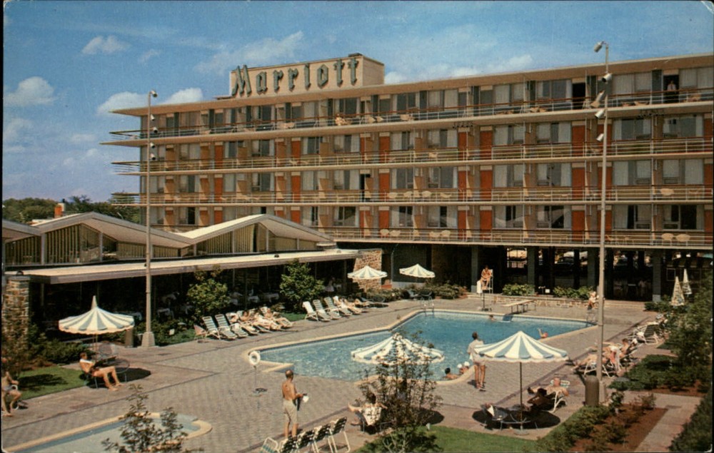 Washington DC Marriott Motor Hotel swimming pool unused vintage postcard
