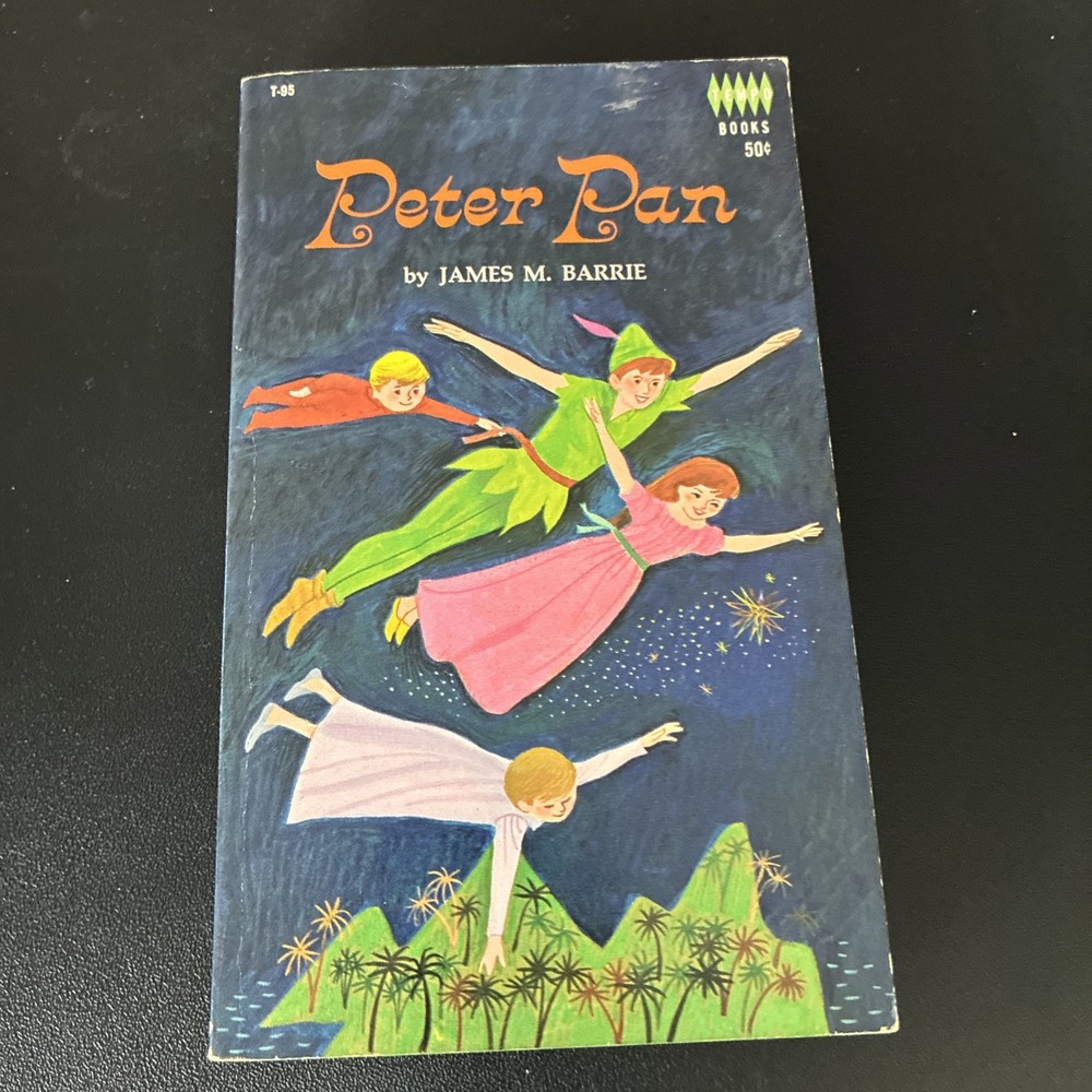 Vintage Peter Pan James M. Barrie Tempo Books Edition Paperback 1969