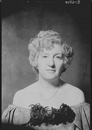 Photo:Mrs., Stanley, Douglas, portrait photograph