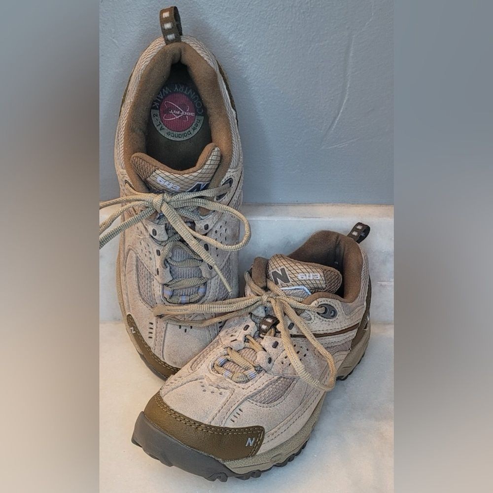 New Balance Womens Size 7 Hiking Walking Shoe Beige - WW643TB