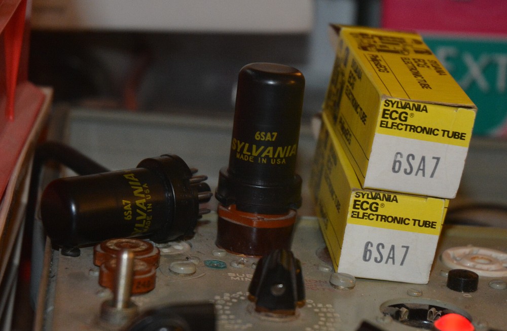 2 Sylvania 6SA7 Vacuum Tubes NOS - Tested Good on TV-7D/U