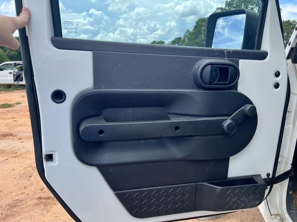 WRANGLER  2008 Front Door Trim Panel 104867508