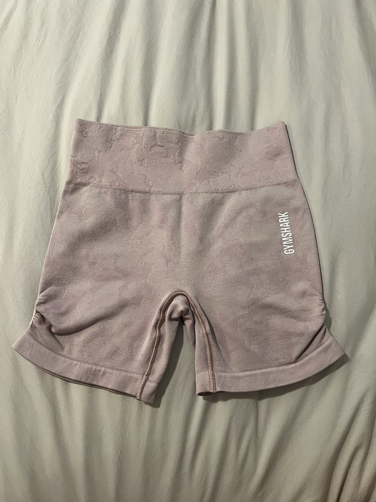 Gymshark Women’s High-Rise Camo Shorts Size S