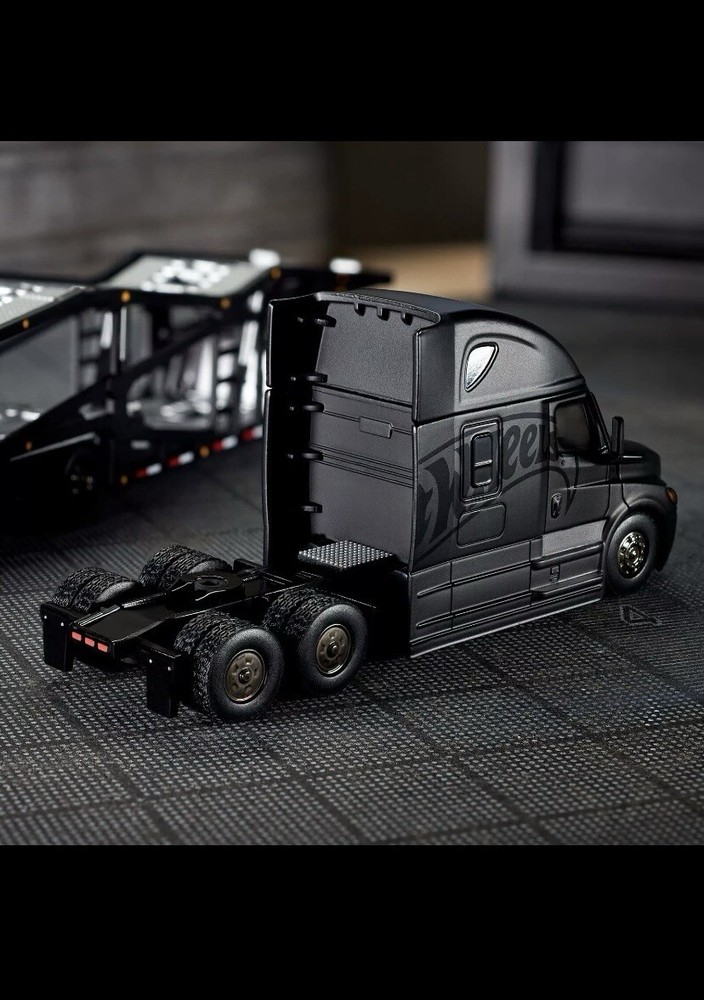 Elite 64 Freightliner Cascadia Hot Wheels Collectors Tractor W/Trailer IN HAND