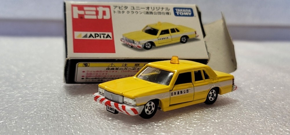 Takara Tomy Tomica Toyota Crown Japan Highway Public Corporation Mini Car