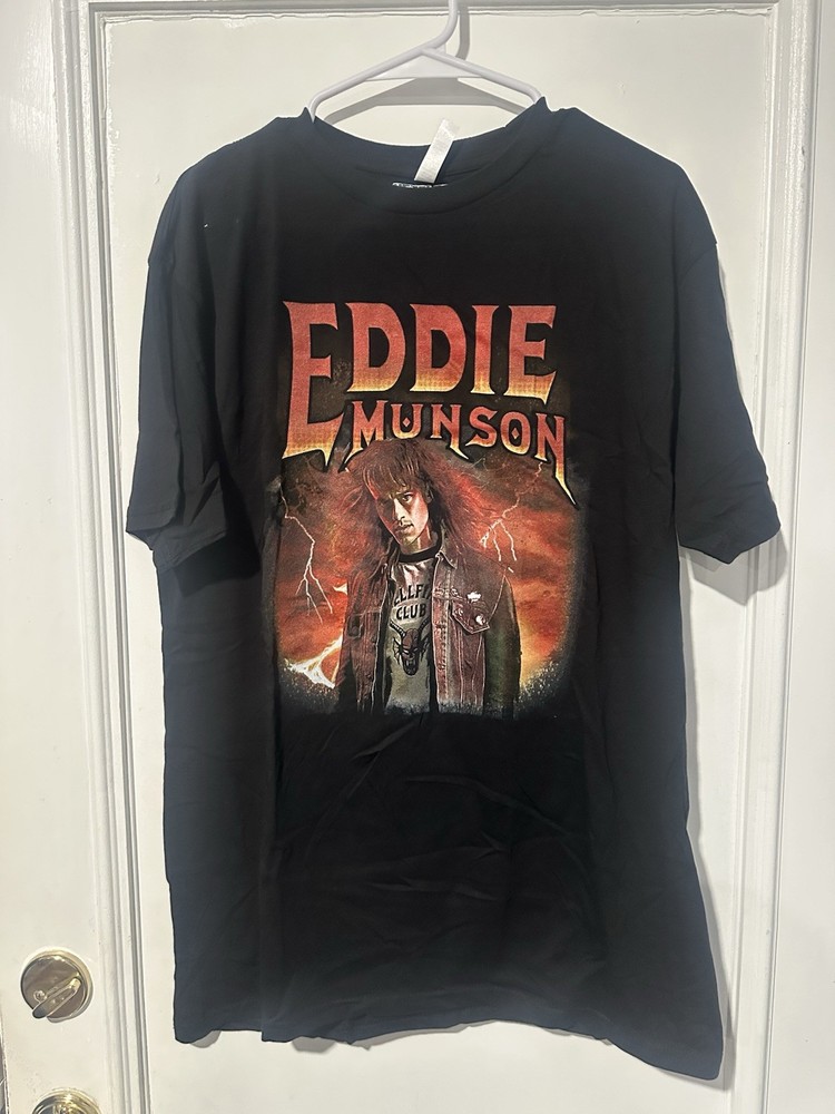 Netflix Stranger Things Eddie Munson Black Tee Size Large
