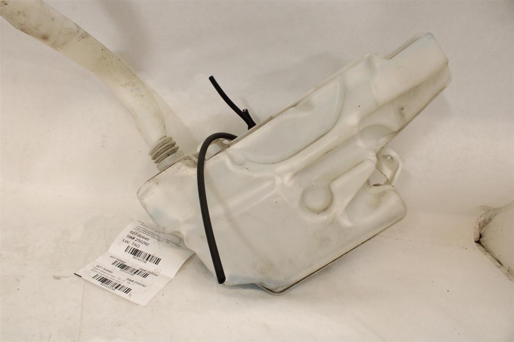 Used Washer Fluid Reservoir fits: 2018 Land rover Evoque w/headlamp washers Grad