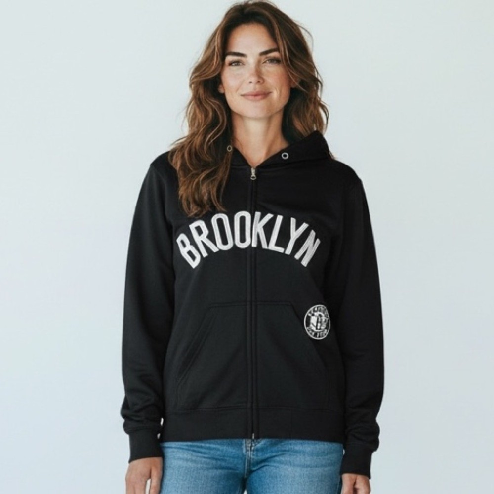 NWT NBA Black Brooklyn NY Basketball Sports NBA Zip Up Hoodie 2 Pockets, Large