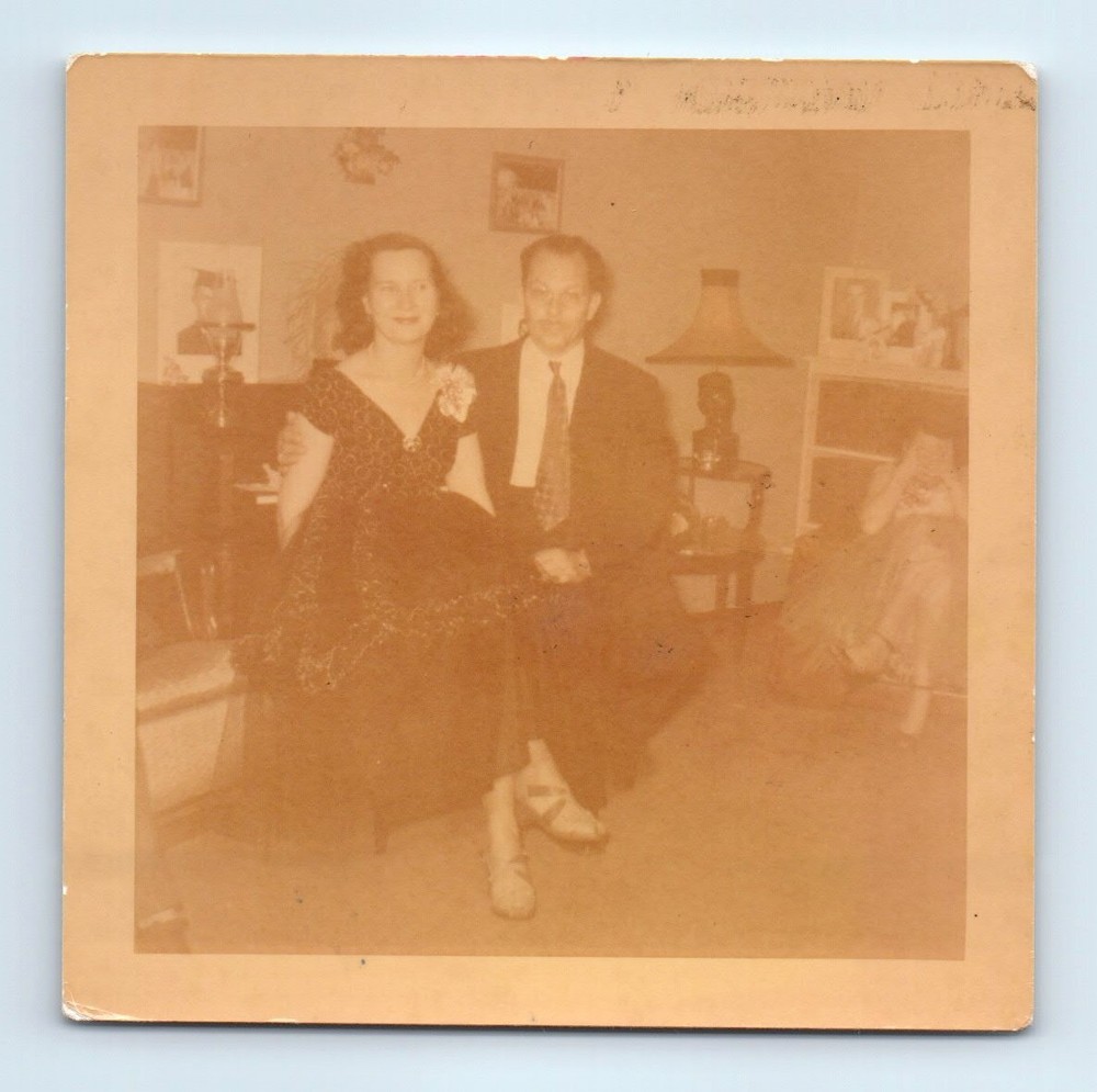 Old Vintage Square Color Photo MAN WOMEN SITTING IN LIVING ROOM SNAPSHOT PIC