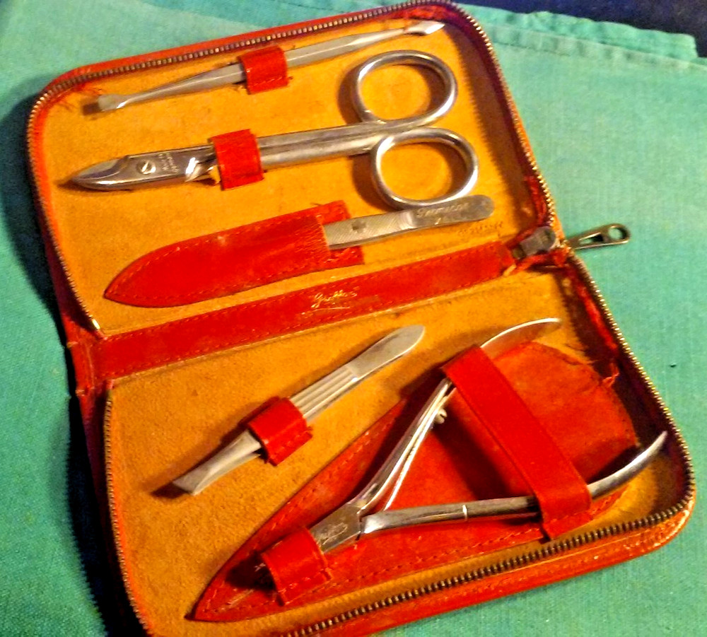 Vintage GRIFFON Cutlery Germany Personal Care Manicure Tools Set In Cowhide Case