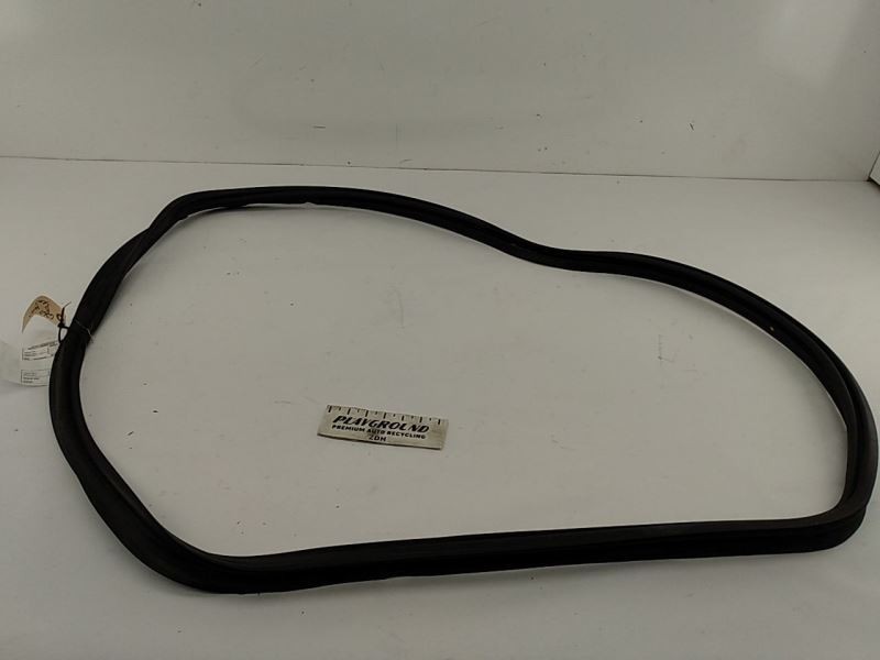 VOLVO V50 S40 Rear Hatch Weatherstrip Seal Molding 2004-2011