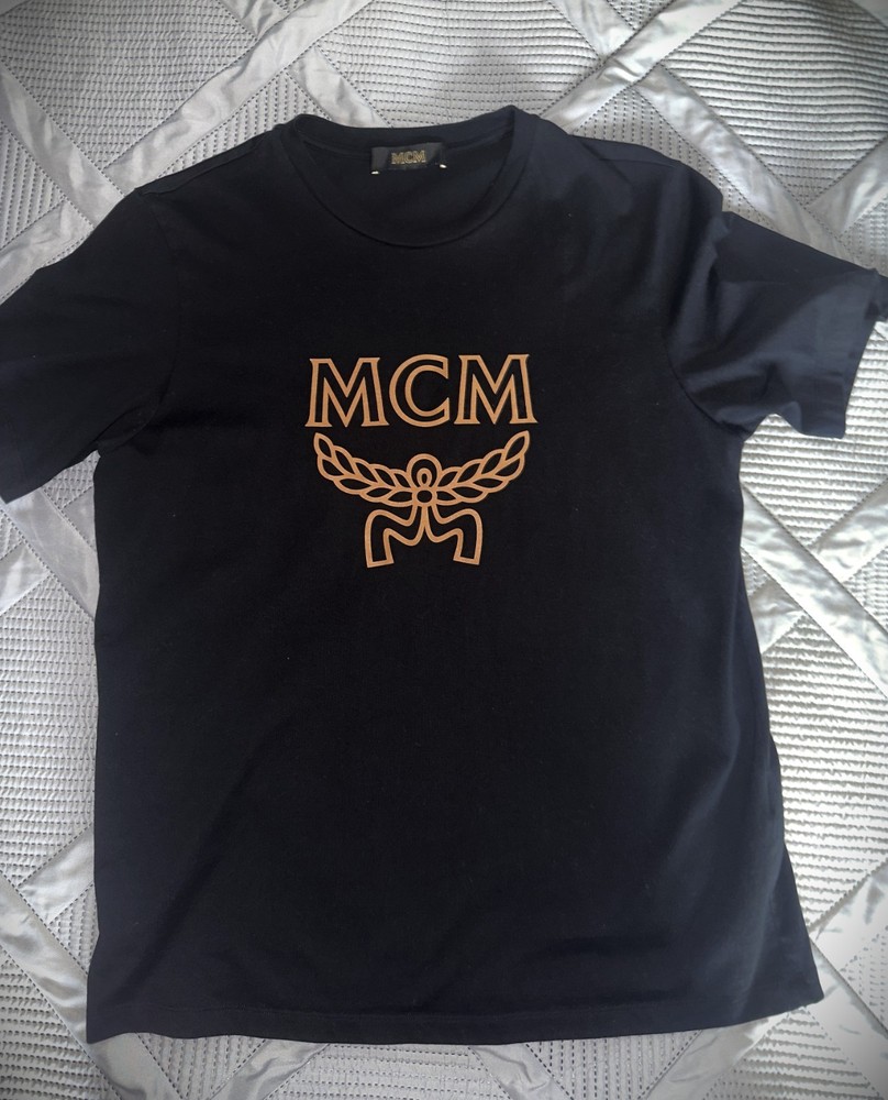 MCM Mens/ Black/ Classic Logo/ Size L/ T-Shirt/Mint Condition