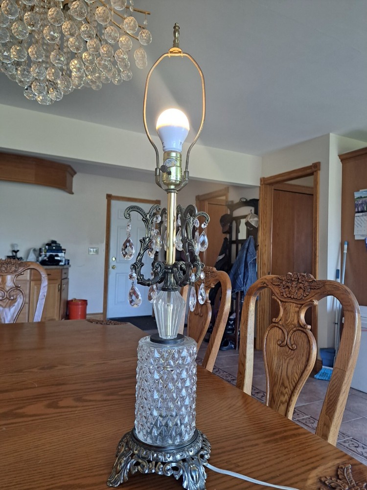 Accurate Casting Company Vintage Diamond Cut Glass & Prism Table Lamp-image