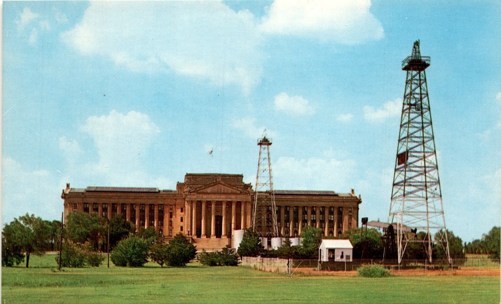 OKLAHOMA STATE CAPITOL, OKLAHOMA CITY, oil wells, Postcard