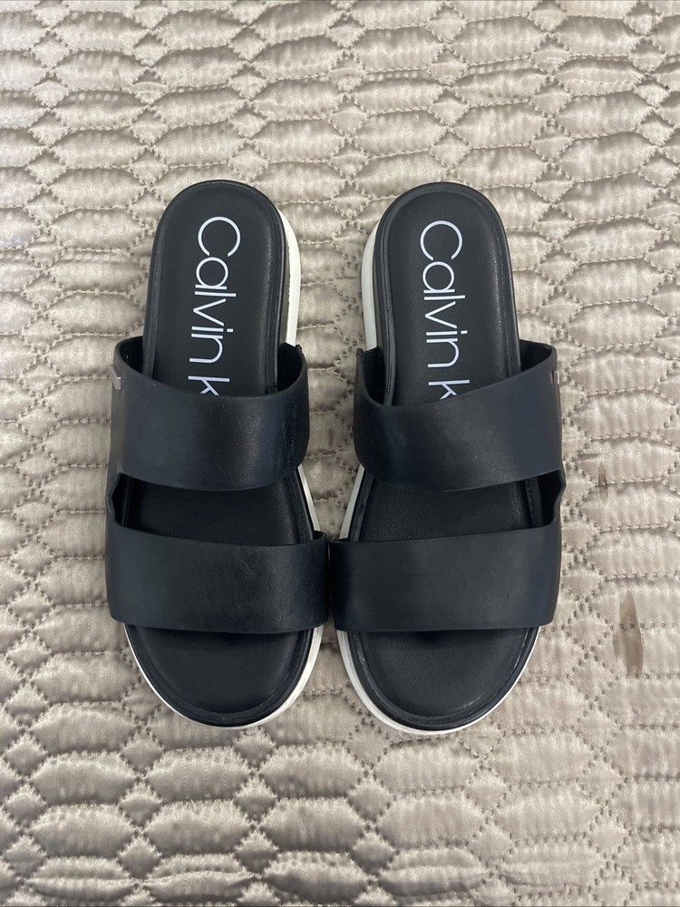 Calvin Klein Women's Size 6Black Leather Slip On Sandal Great Condition