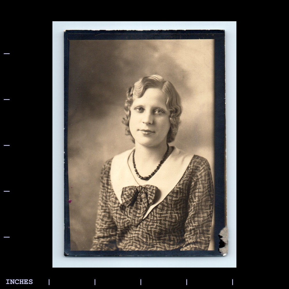 Old Vintage Photo SOLO FORMAL PORTRAIT OF WOMAN ELEGANT LADY
