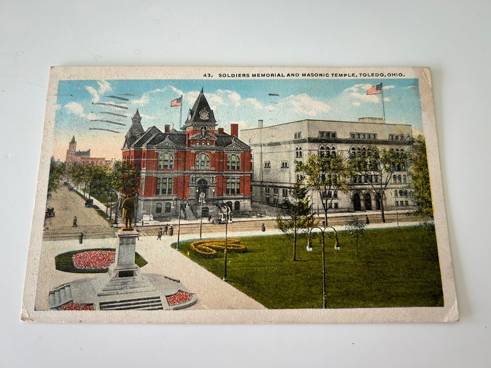 Soldiers Memorial and Masonic Temple Toledo Ohio Postcard