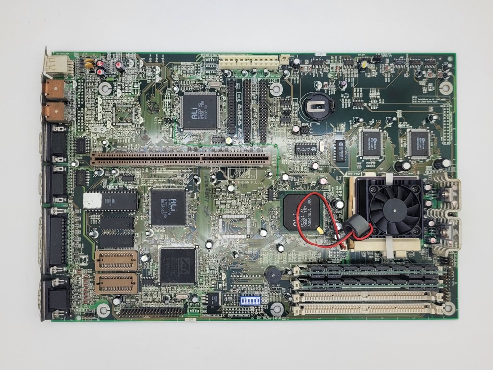 Acer V55LA 95155-2M Socket 7 Intel Pentium 133MHz 32MB RAM with Riser and Heatsink-image