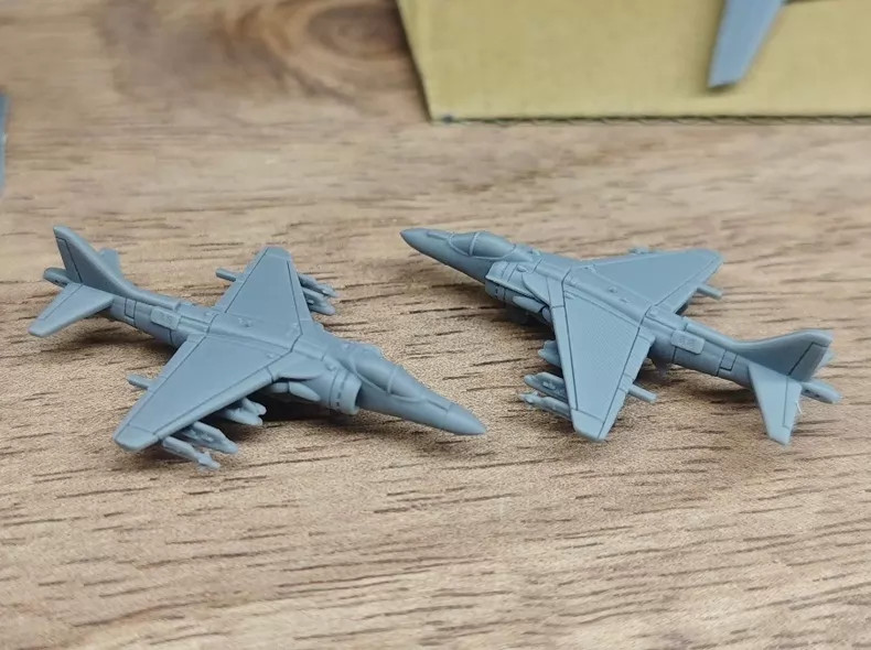 1/2000/700/400/350 US AV-8B Harrier II Carrier-Based Aircraft Uncoated