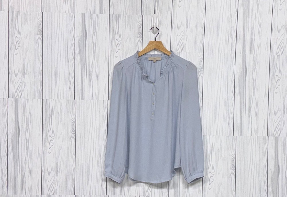 Ann Taylor LOFT blouse womens extra small button up long sleeve solid blue top