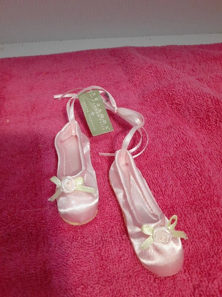 Seasons Of Cannon Falls Inspiring Traditions Pink Satin Ballet Slippers Ornament