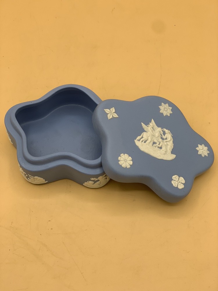 Vintage Wedgwood English Blue Jasperware Shell / Star Shaped Trinket Box