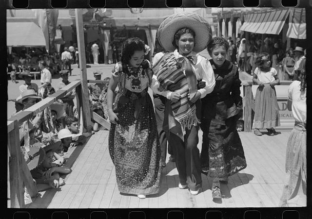 Photo:Taos New Mexico 1940 Spanish-American Native Dance Fiesta Women