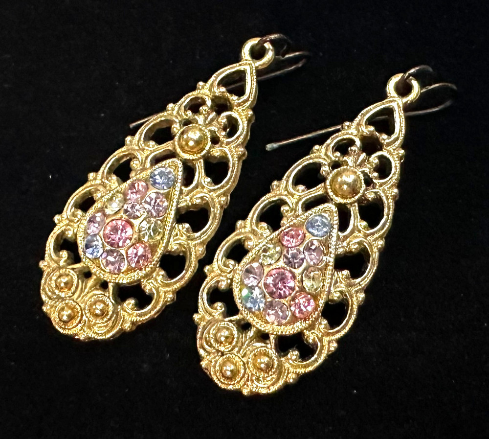 Signed Designer 1928 Vtg Pink Blue Gold Tone Pierced Earrings Jewelry Lot I