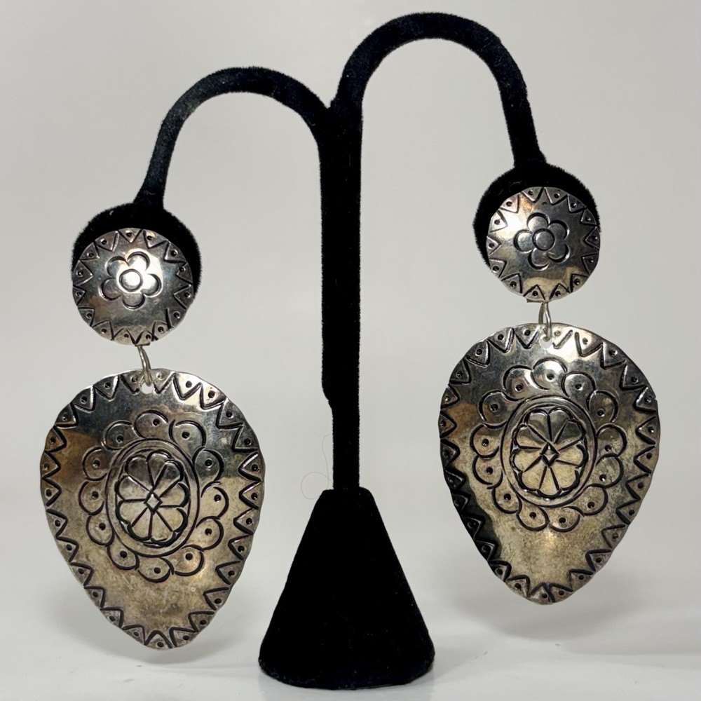 Vintage Inverted Teardrop Stamped Silver Tone Metal SW Style Clip-On Earrings