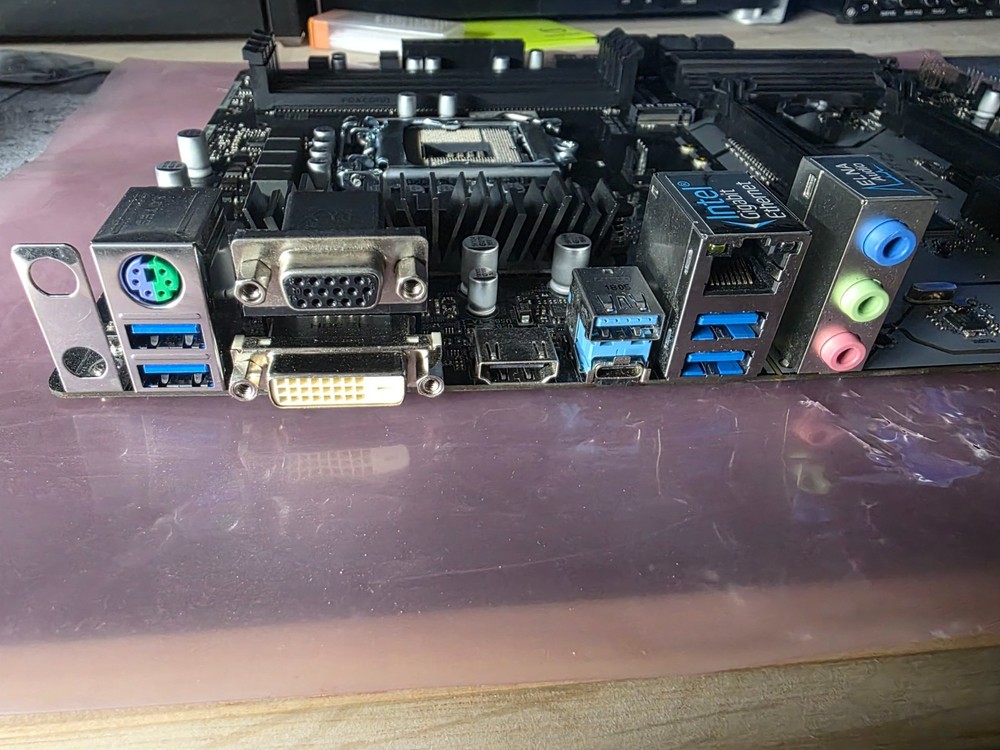 ASRock Z370 Pro4 LGA1151 Z370 Micro ATX Intel Motherboard