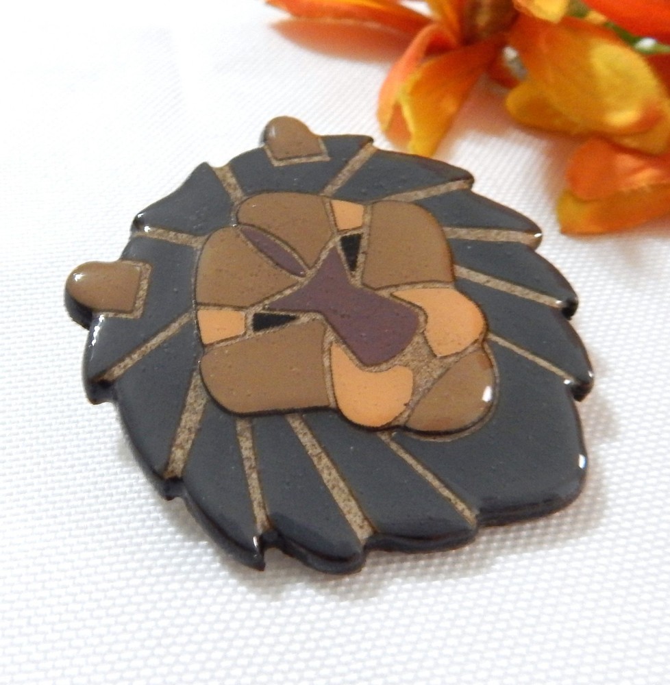 Collectible Echo & Hara Lion Head Pin/Brooch