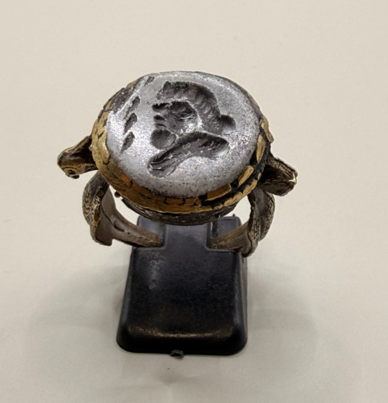 Ancient Bronze Ring With Intaglio Stone Near Eastern King Face Engraved
