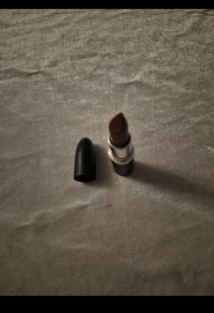 MAC COSMETICS MACXIMAL SLEEK SATIN LIPSTICK AMOROUS