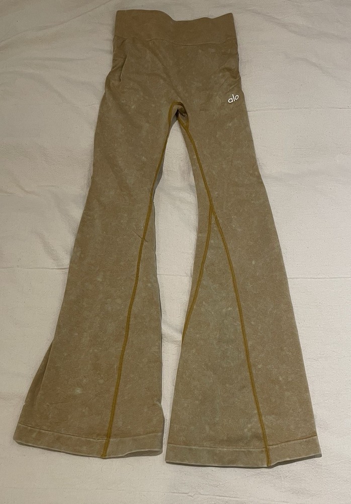 Acid wash AL yoga pants in size M for a stylish fit-image