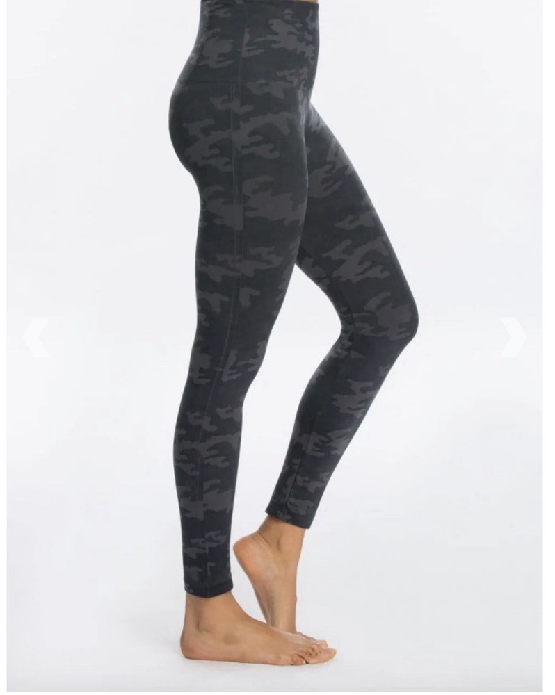 Spanx Womens Leggings Gray Black Camo Look at Me Now Seamless Stretch Size Small