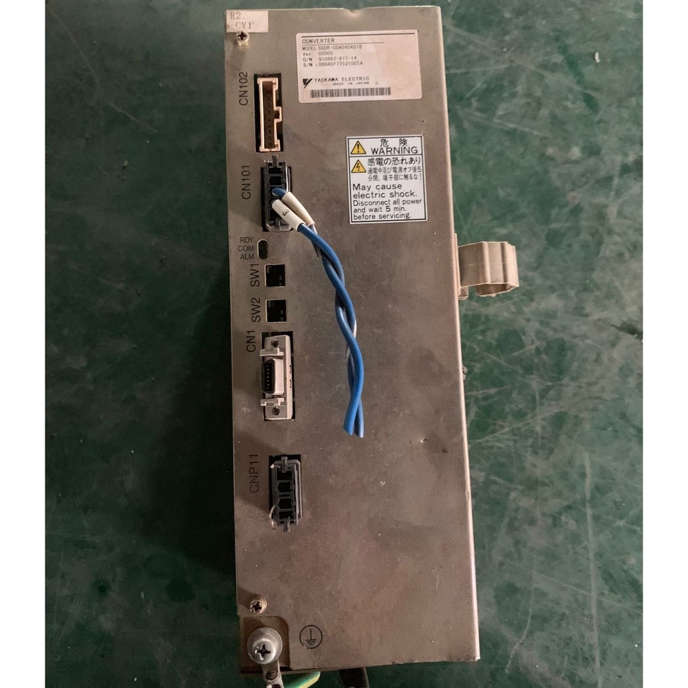 one   Used SGDR-C0A040A01B Servo Drives   *vb