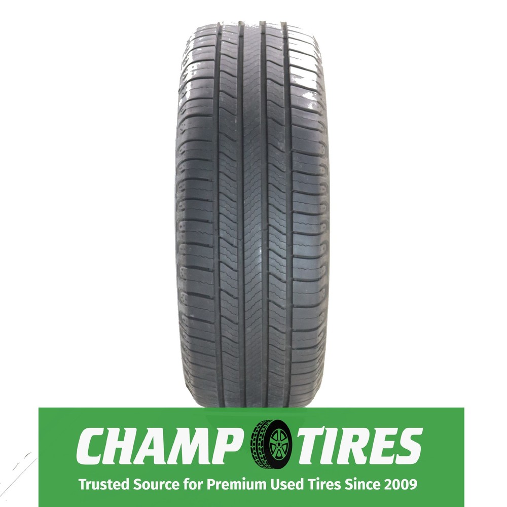 Set Of 2 P215/55R17 Michelin Defender 2 98 V Used 10/32nds