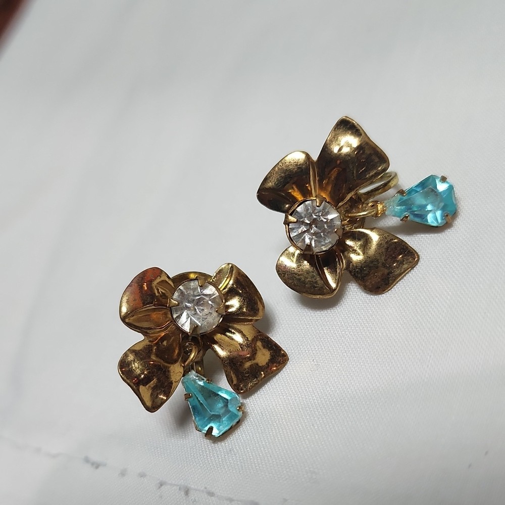 Vintage Floral Dangle Earrings Gold Tone Screw Back Blue Clear Glass Stones