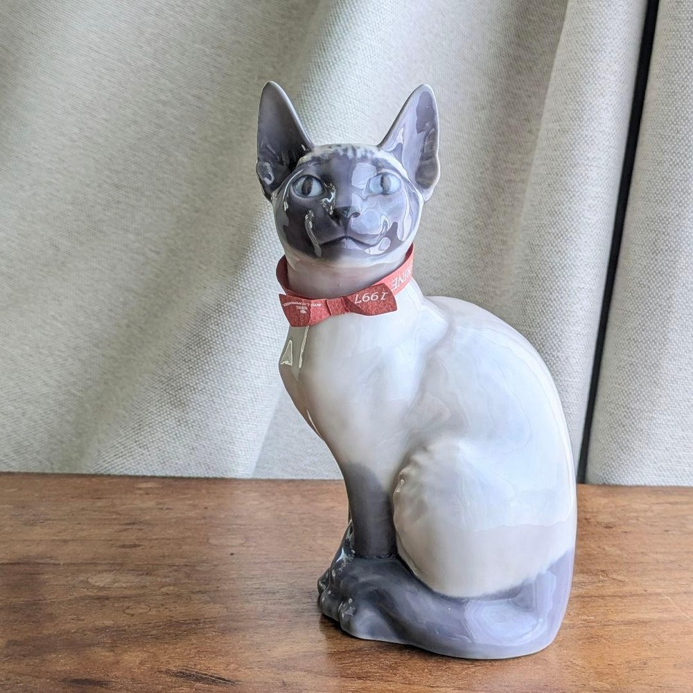 Royal Copenhagen Siamese Cat Figurine 1997 Home Decor Collectible