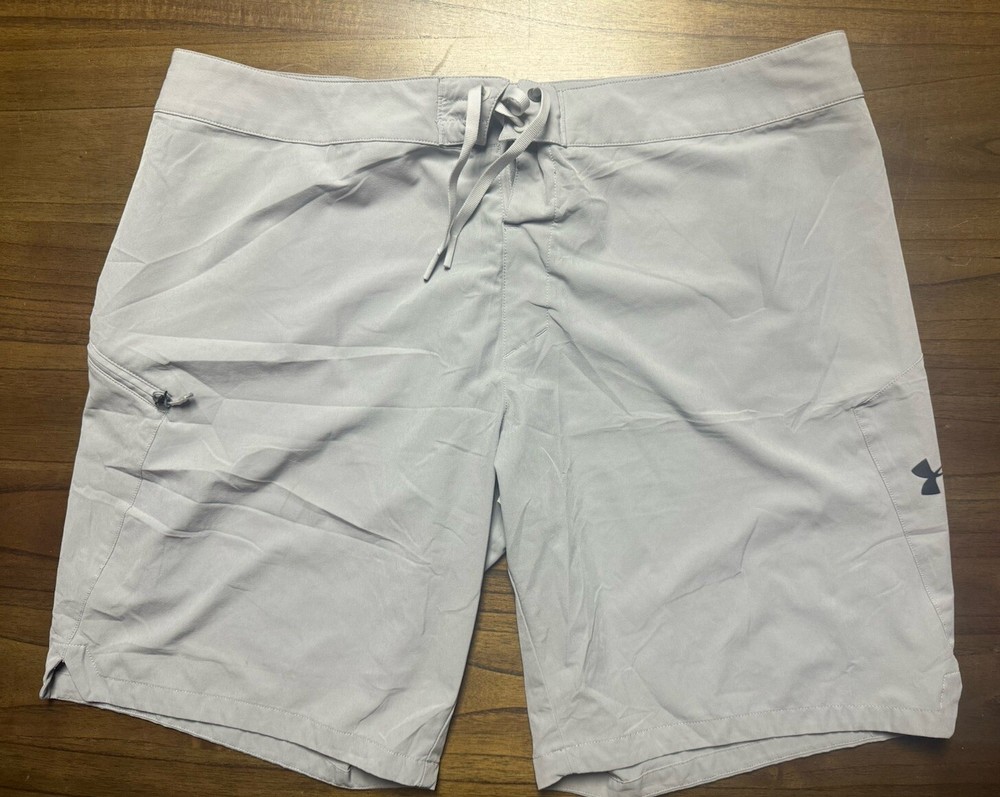 Under Armor Men's Heat Gear Board Shorts Gray W/ Black Logo Size XXL No Tags