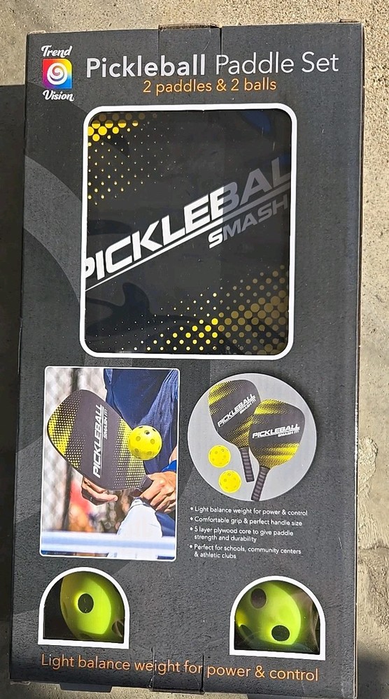 Lightweight TREND VISION Pickleball Paddle Set with 2 Paddles & 2 Balls for Comfortable Play
