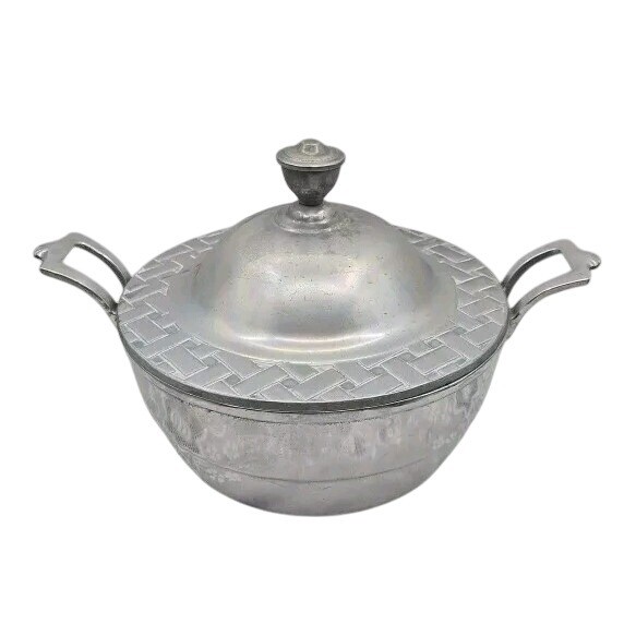 Vintage THE WILTON Co RWP Pewter Round Serving Bowl with Lid
