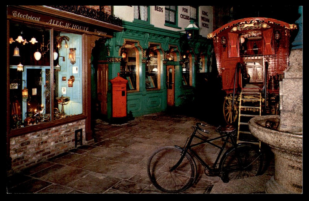 Postcard Interior King William Hotel, Castle Museum, York, England