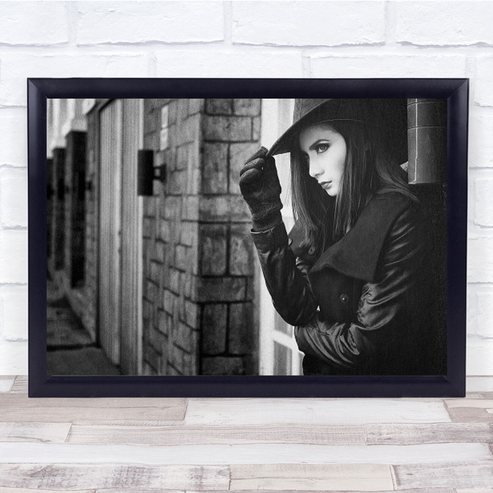 Laras Detective Woman In Street Wall Art Print