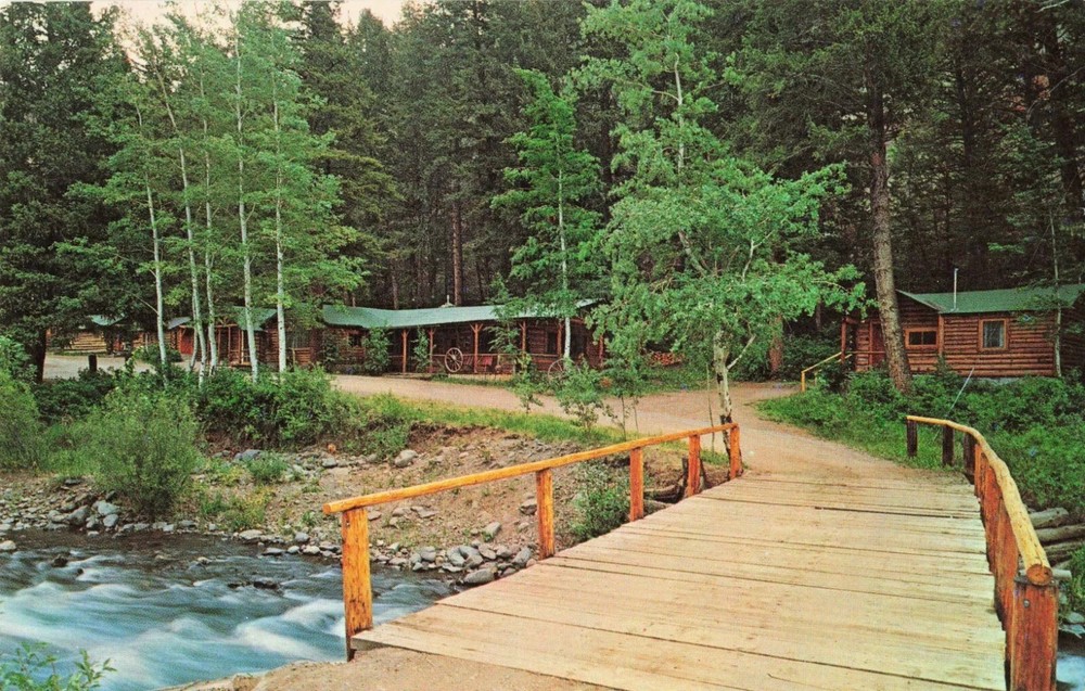 Absaroka Lodge - Yellowstone National Park - Wyoming WY - Postcard