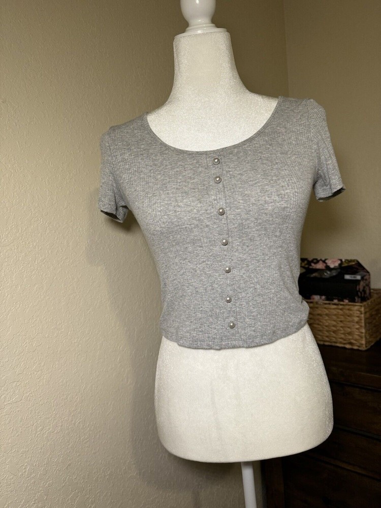 Trendy Gray Cropped Short Sleeve Tee for Women Plus Size