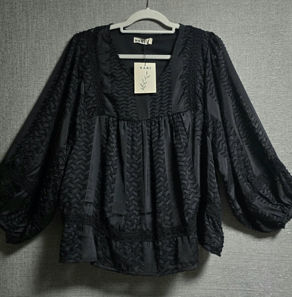 Nari Womens Black V-Neck Blouse with Long Balloon Sleeves Size 20 46-48