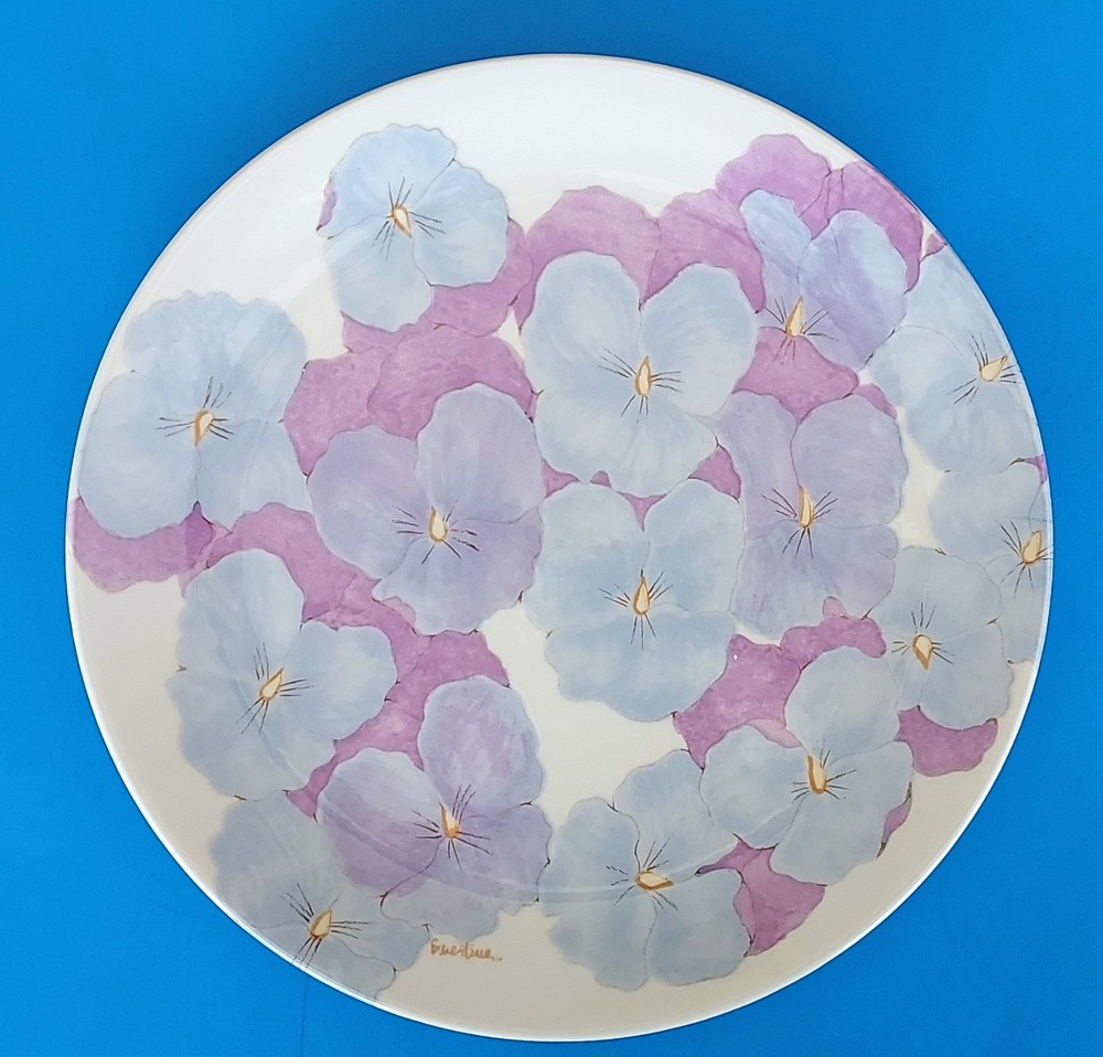 Ernestine hand painted dinner plate Salerno Italy pansy floral blue purple