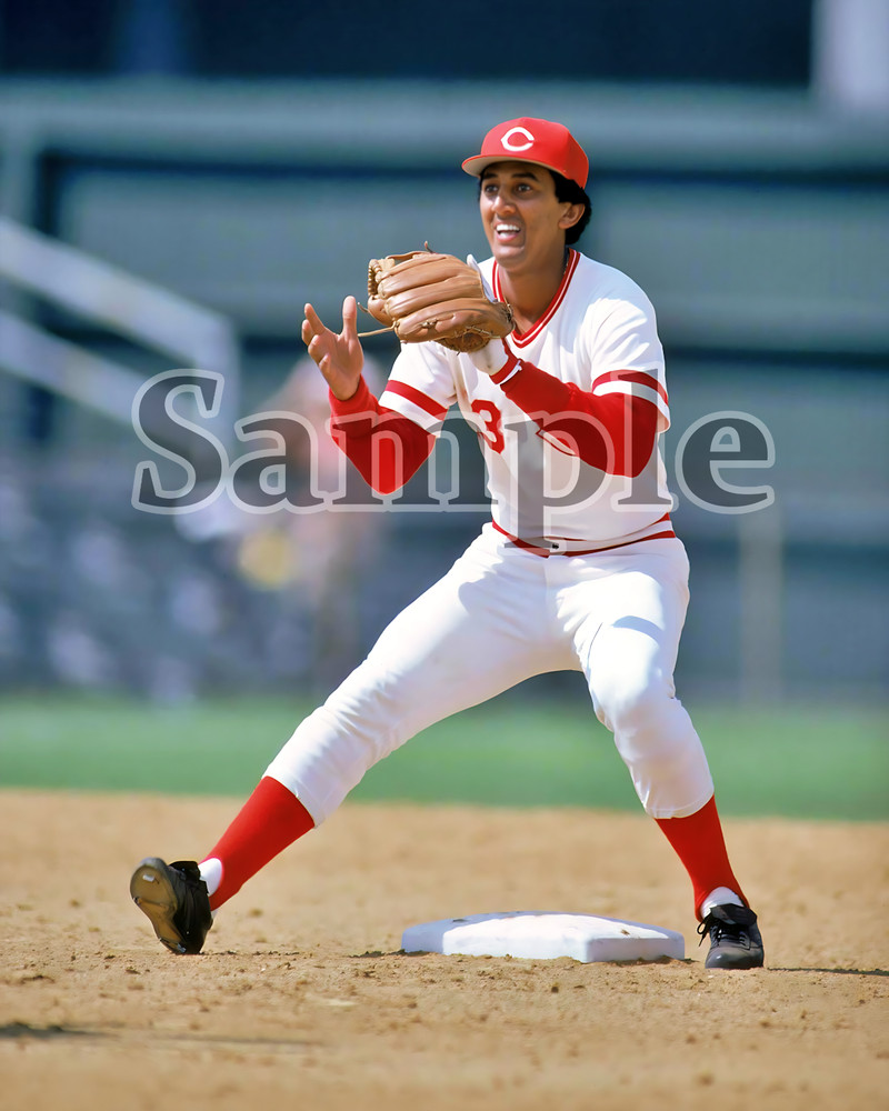 Cincinnati Reds Dave Concepcion Game Action Color 8 X 10 Photo Picture