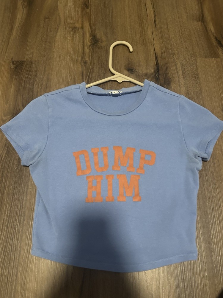 Garage Women’s Blue Cropped Graphic Print Crew Neck T-Shirt “DUMP HIM” M